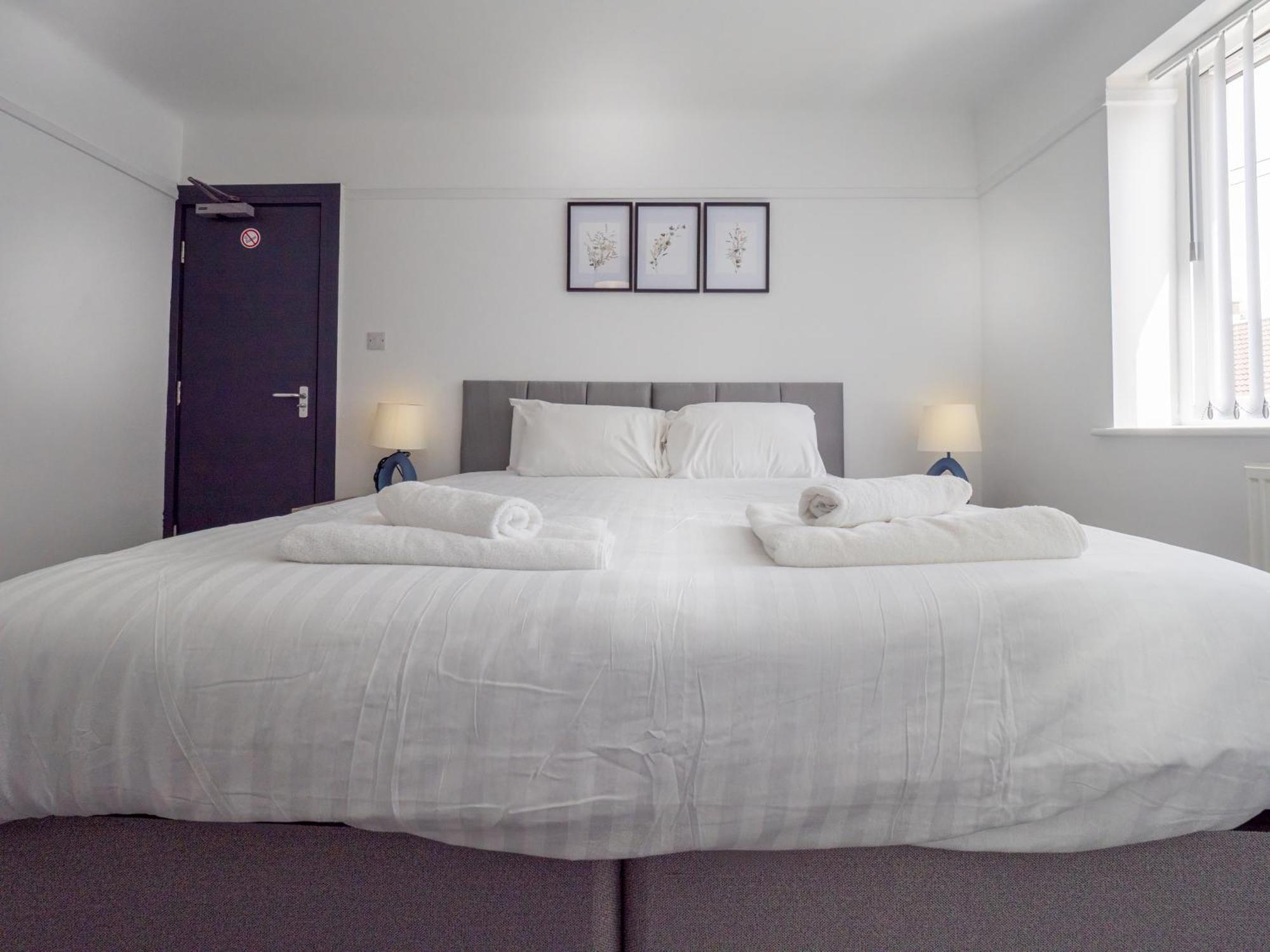 3Br Haven Retreat In Wallasey With Free Street Parking 외부 사진